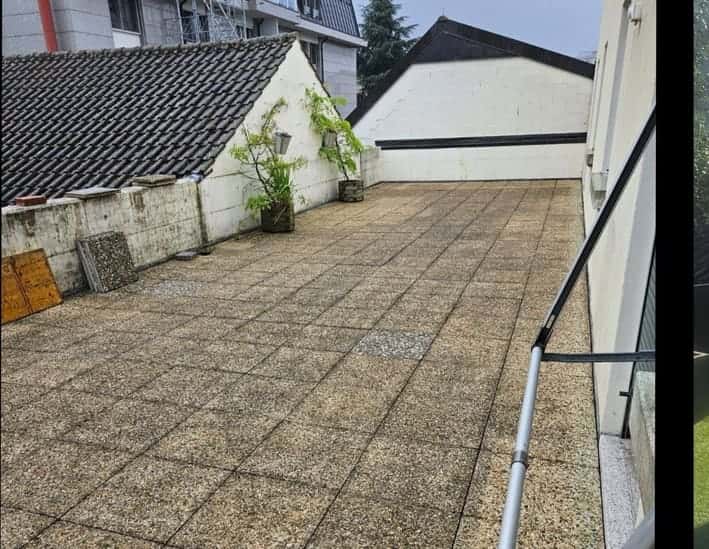 Cour ouverte sur le voisinage, avant intervention